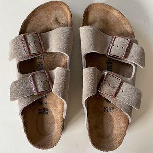 NWOT BIRKENSTOCK Arizona taupe 37 narrow